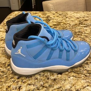 Nike Air Jordan 11 Retro 'Pantone' Pantone-White 689479-405 size 8